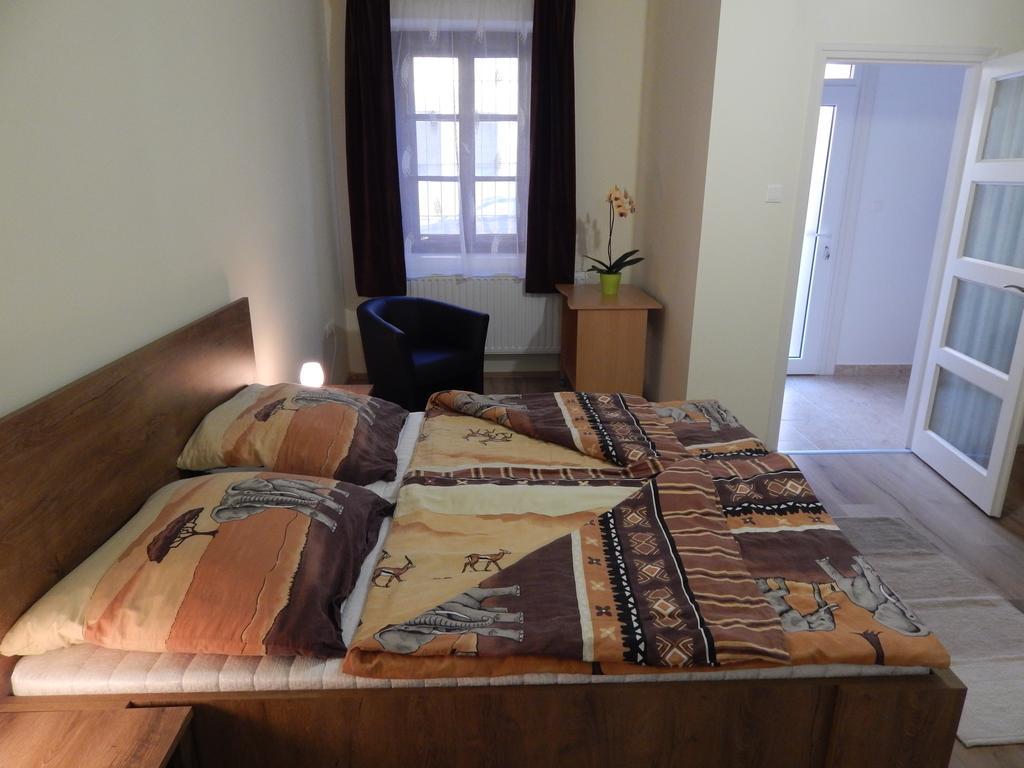 شقة Mosonmagyaróvár  في Csillagvirag Apartman المظهر الخارجي الصورة