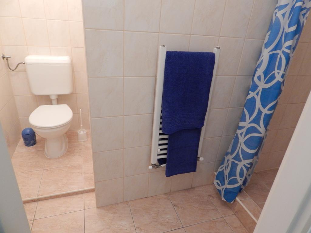 شقة Mosonmagyaróvár  في Csillagvirag Apartman المظهر الخارجي الصورة
